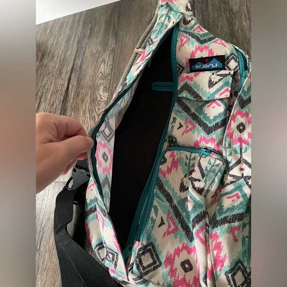 KAVU Rope Sling Crossbody Backpack Geometric Tribal Print - Picture 3 of 9